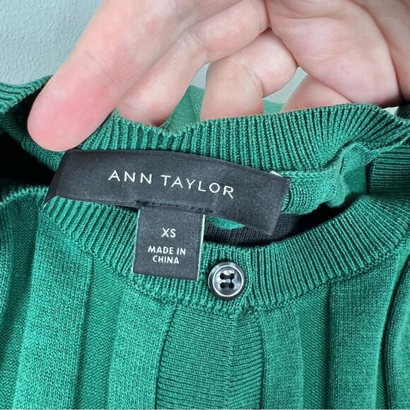 Ann Taylor Cardigan Kelly Green Ribbed Ruffle Lettuce Hem Sleeve Knit Sweater - Picture 4 of 5
